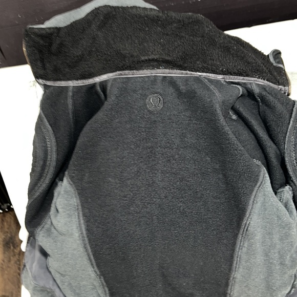 Lululemon Fleece Jacket, size 10 - Picture 13 of 13